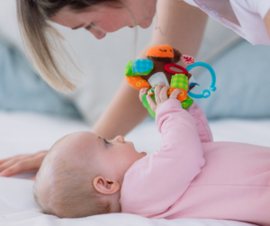 Potenciando el desarrollo de tu bebé: La importancia de la estimulación temprana