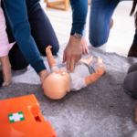 Los primeros auxilios básicos para bebés que debes conocer